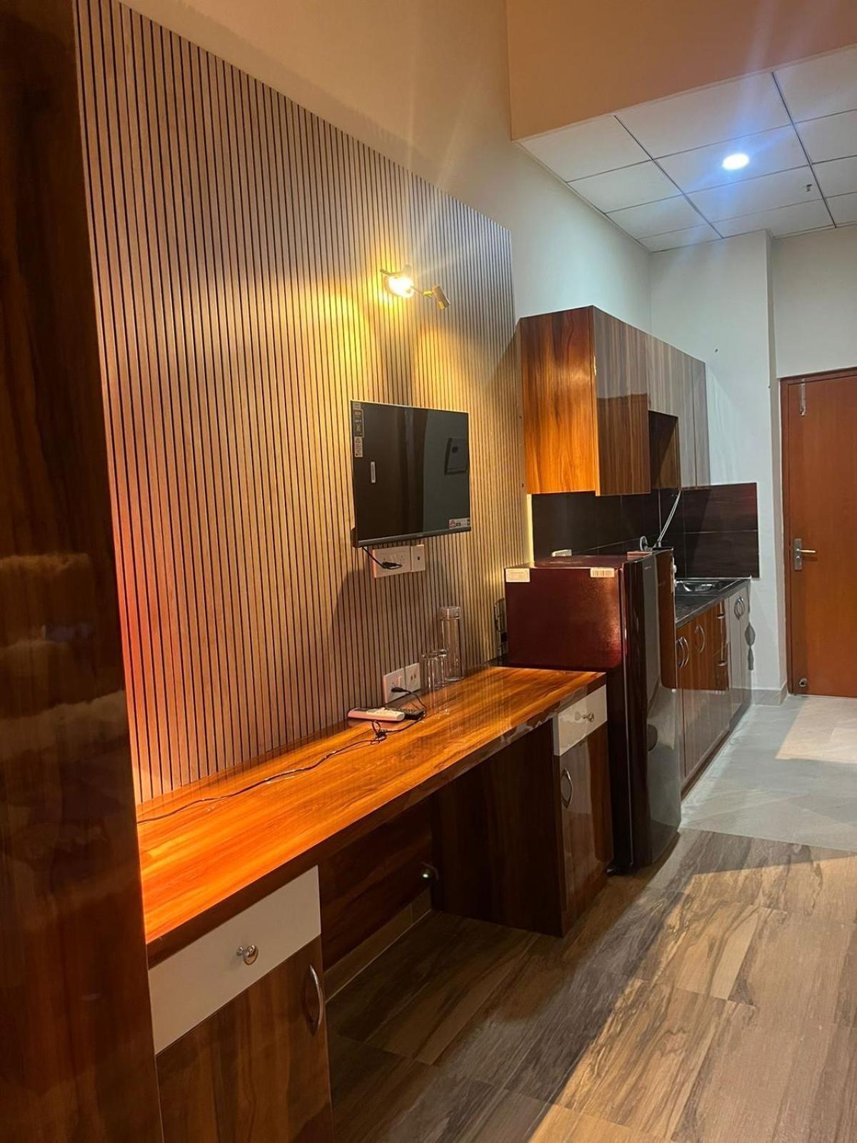 Studio Apartment In Greater Noida Eksteriør bilde